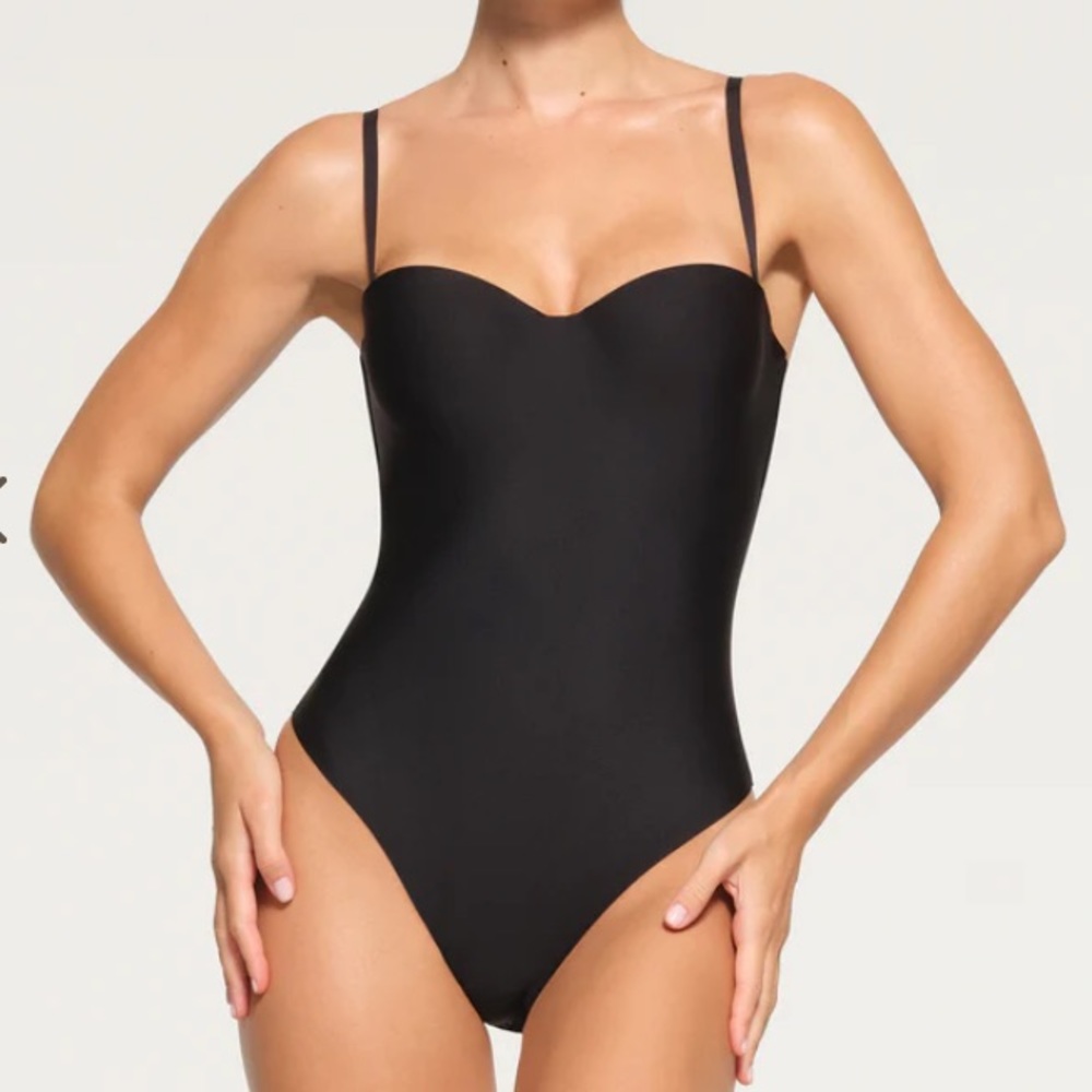 SKIMS NWT Molded Body Underwire Thong Bodysuit in Onyx Black sz Medium, XS